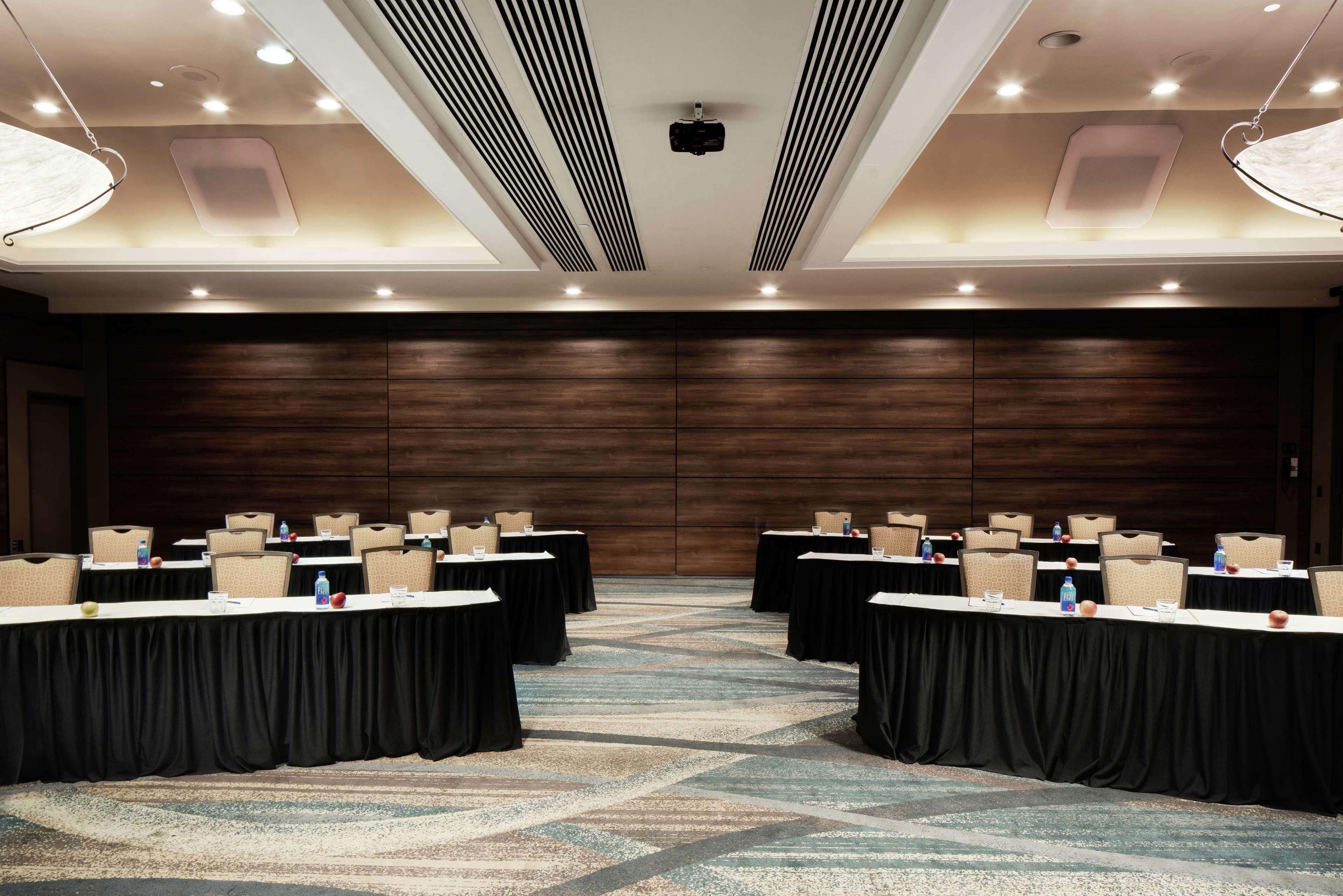Doubletree By Hilton Monrovia - Pasadena Area Hotel Bagian luar foto